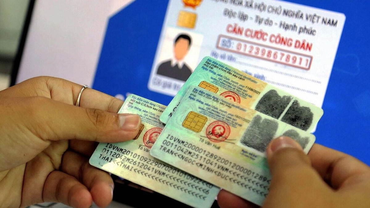 In the official documents, the Vietnamese names are arranged in the form of family name - middle name and given name